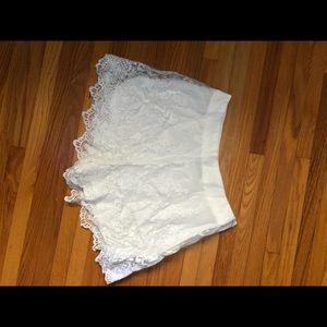 Lacey white shorts